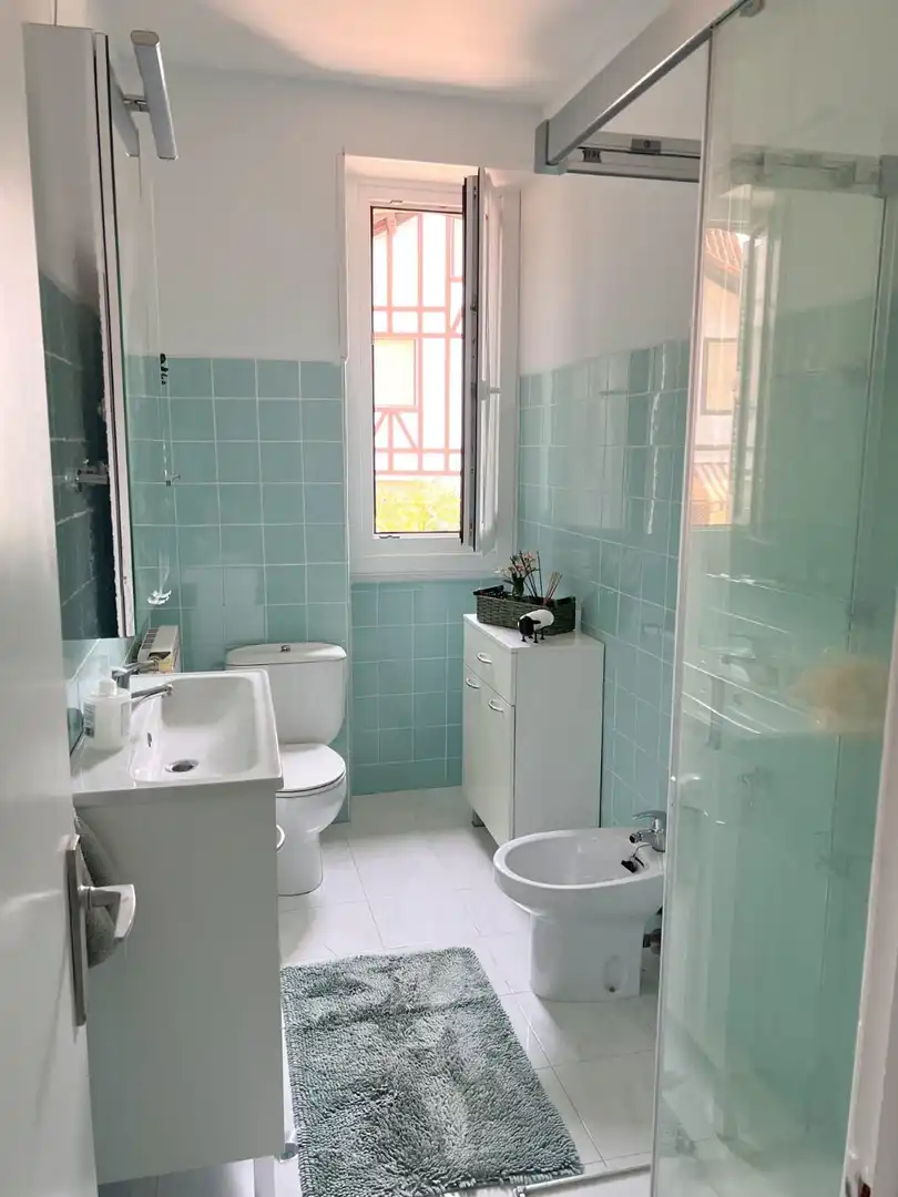 Badezimmer von Wohnung zur Miete in Baztan mit Abstellraum