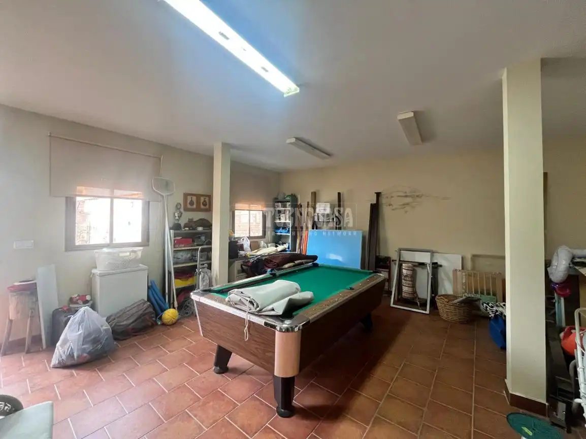 Casa adosada en venta en Las Herencias con Calefacción, Piscina y Amueblado