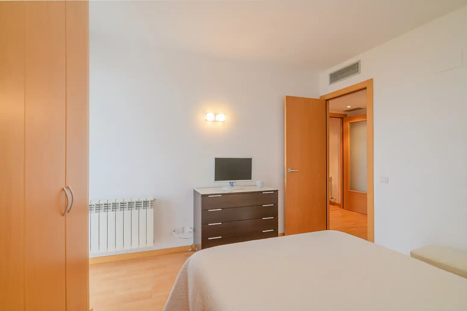 Habitación de Piso en venta en Viladecans con Aire acondicionado, Calefacción y Jardín privado