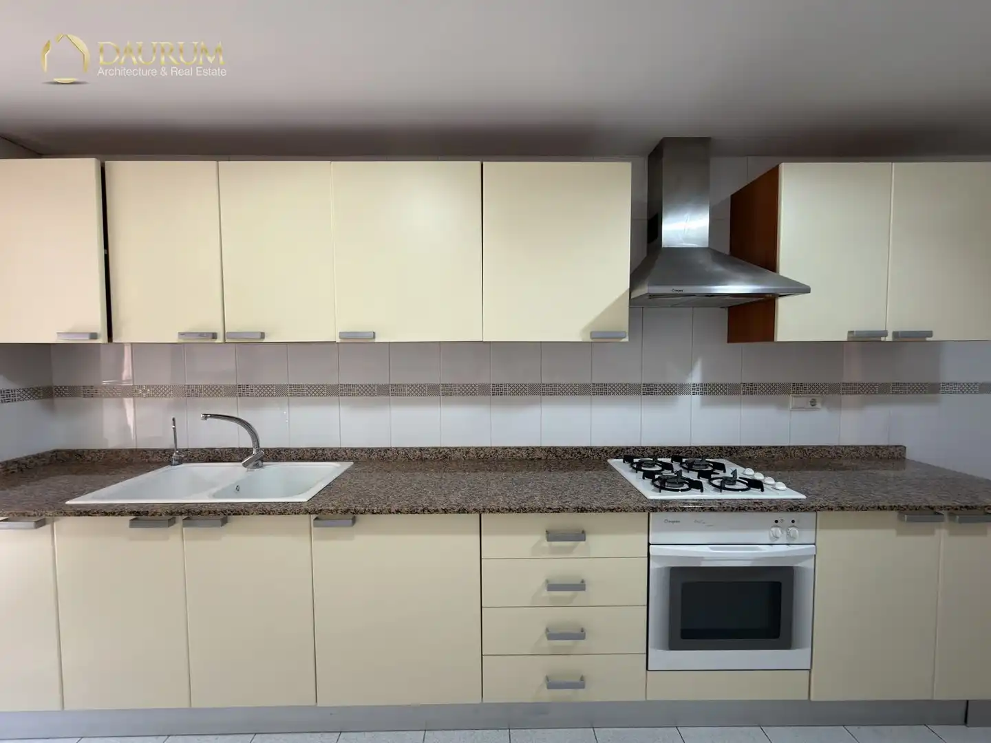 Kitchen of Flat for sale in Casc Urbà