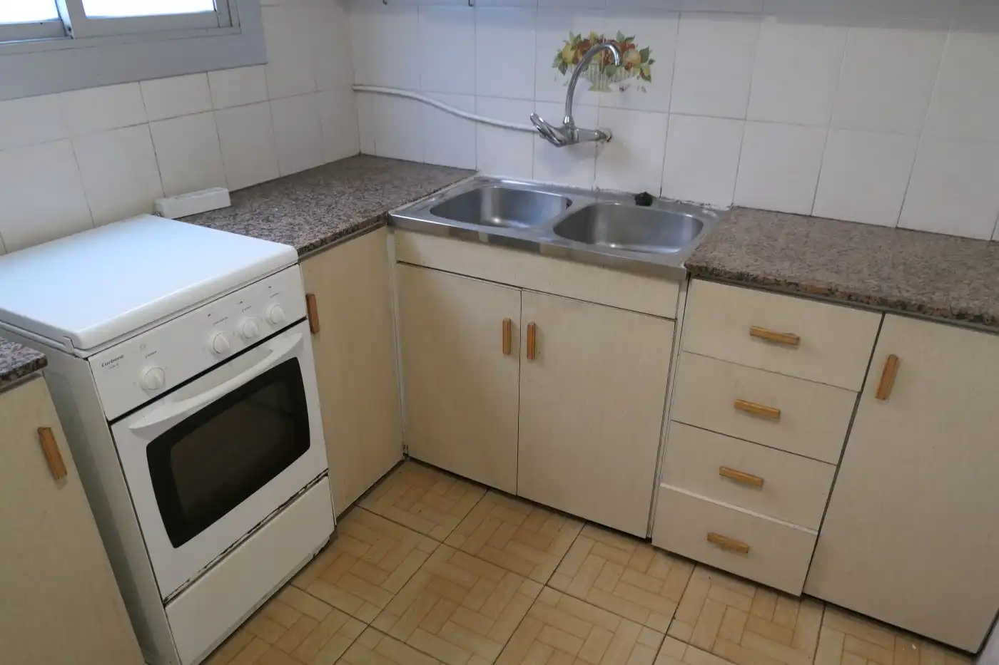 Cuina de Casa o xalet en venda en Barcelona amb Terrassa i Traster