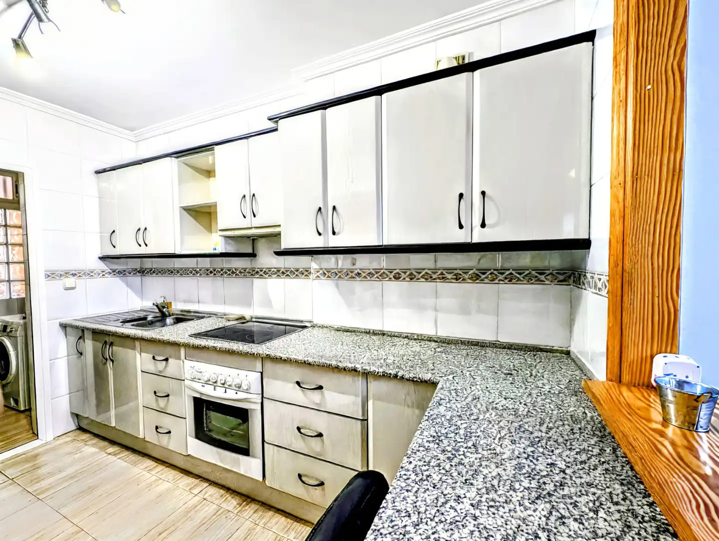 Kitchen of Ground floor for sale in Roquetas de Mar  with Air Conditioner, Heating and Terrace