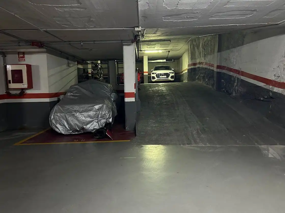 Parkplatz von Garage zum Verkauf in Barcelona