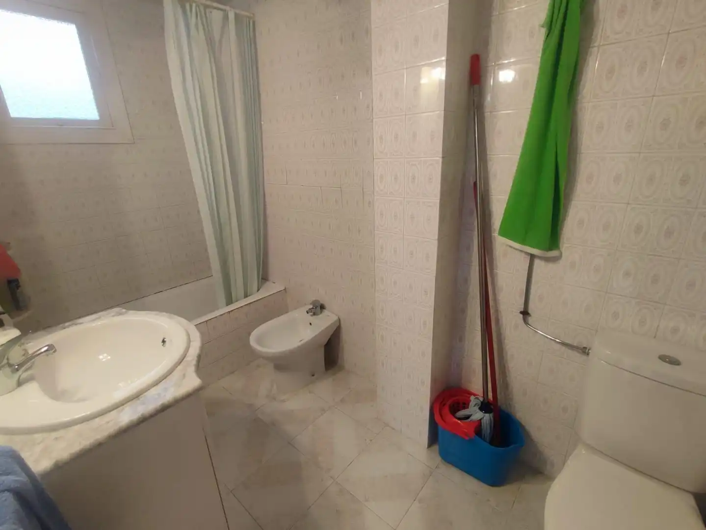 Baño de Apartamento en venta en Guardamar del Segura con Amueblado