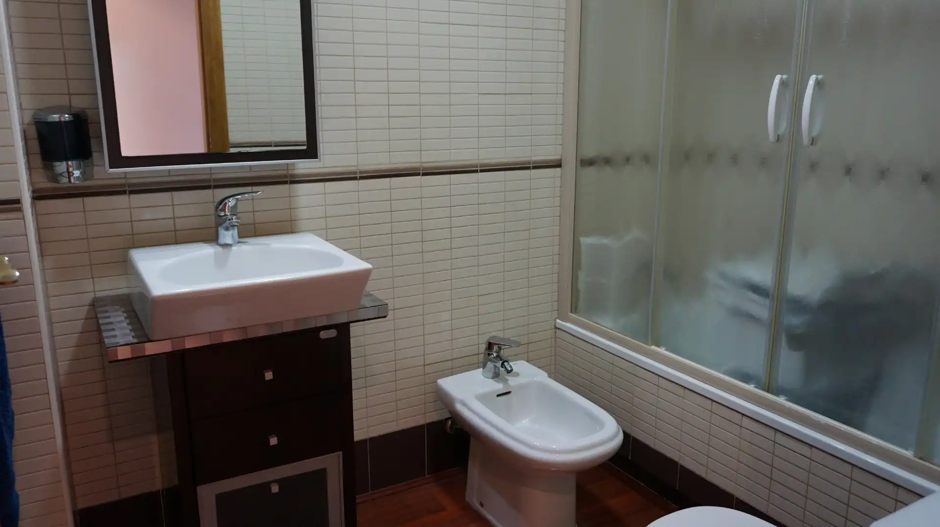 Baño de Piso en venta en Cartagena con Aire acondicionado, Amueblado y Lavadora