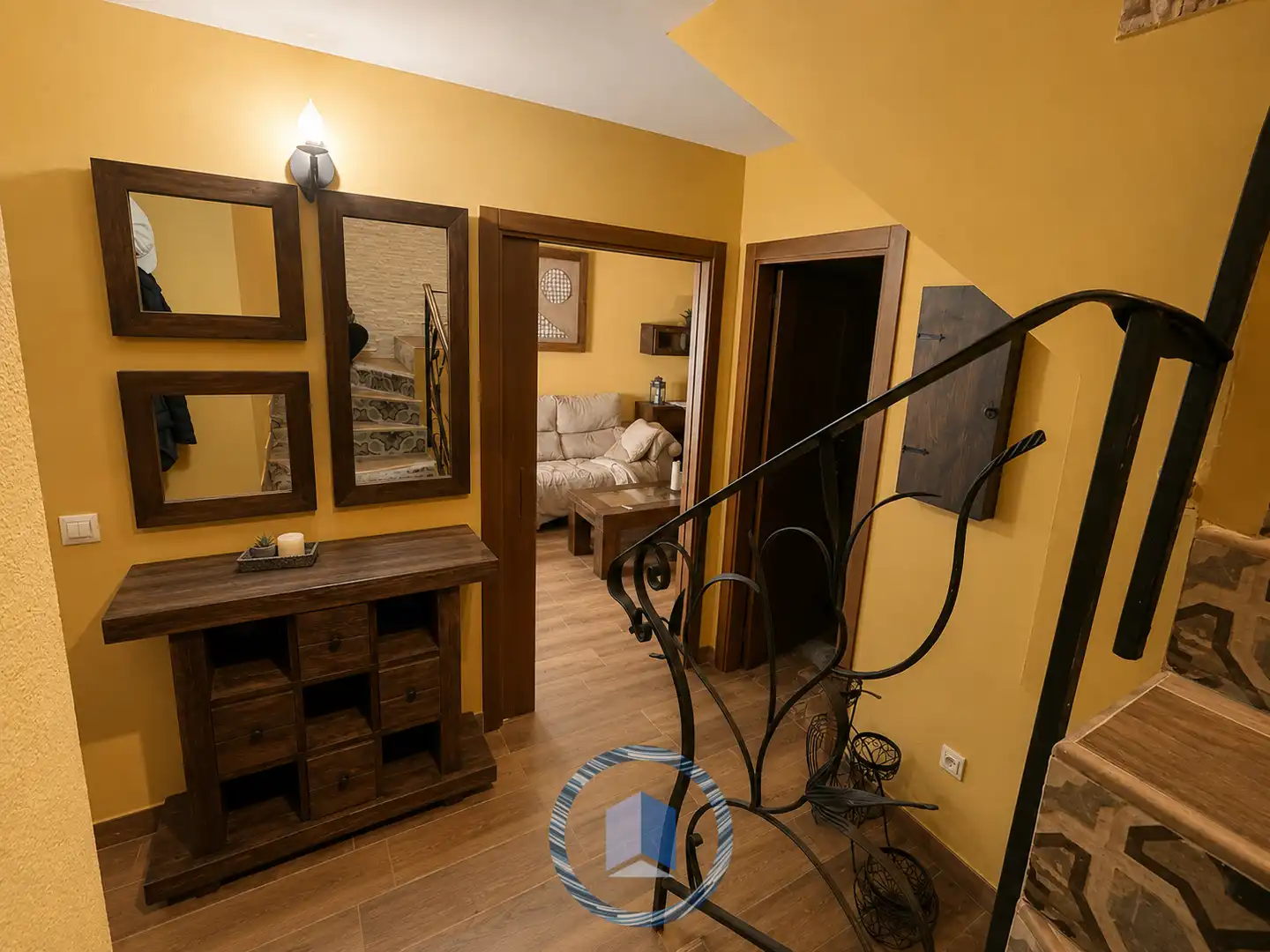 Casa adosada en venta en Montequinto con Piscina