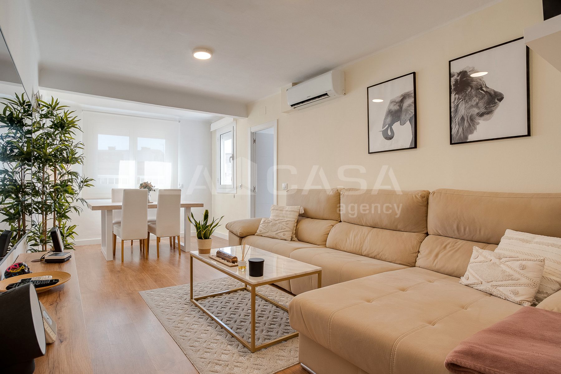 Sala d'estar de Àtic en venda en L'Hospitalet de Llobregat