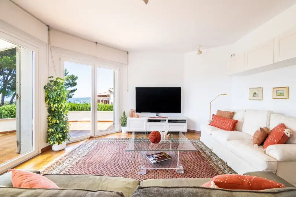 Living room of Houses for sale in Calvià  with Air Conditioner, Private garden and Terrace