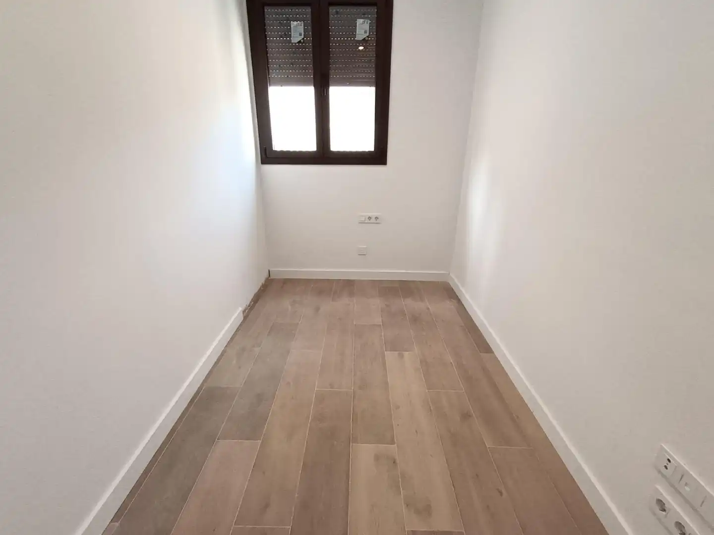 Wohnung zum Verkauf in Sabadell mit Klimaanlage, Terrasse und Abstellraum