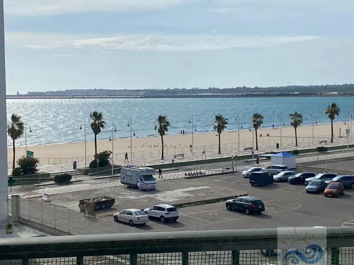Apartament amb terrassa en venda a Valdelagrana