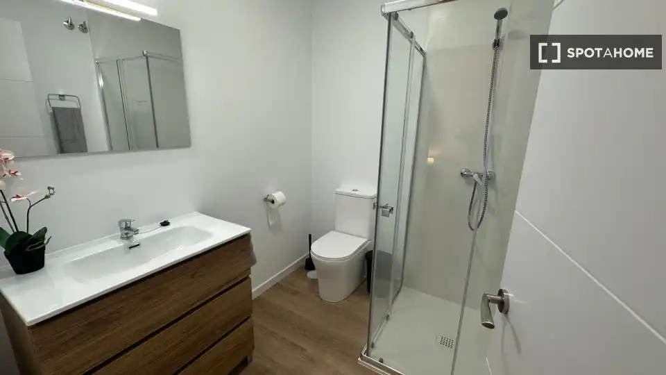 Bathroom of Flat for rent in Alhaurín de la Torre  with Air Conditioner, Heating and Furnished