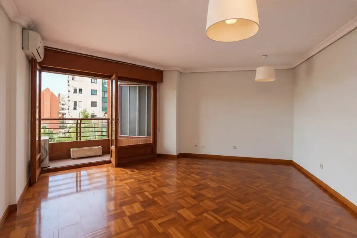 Appartement avec ascenseur à vendre à Calle de Santa Cruz de Marcenado