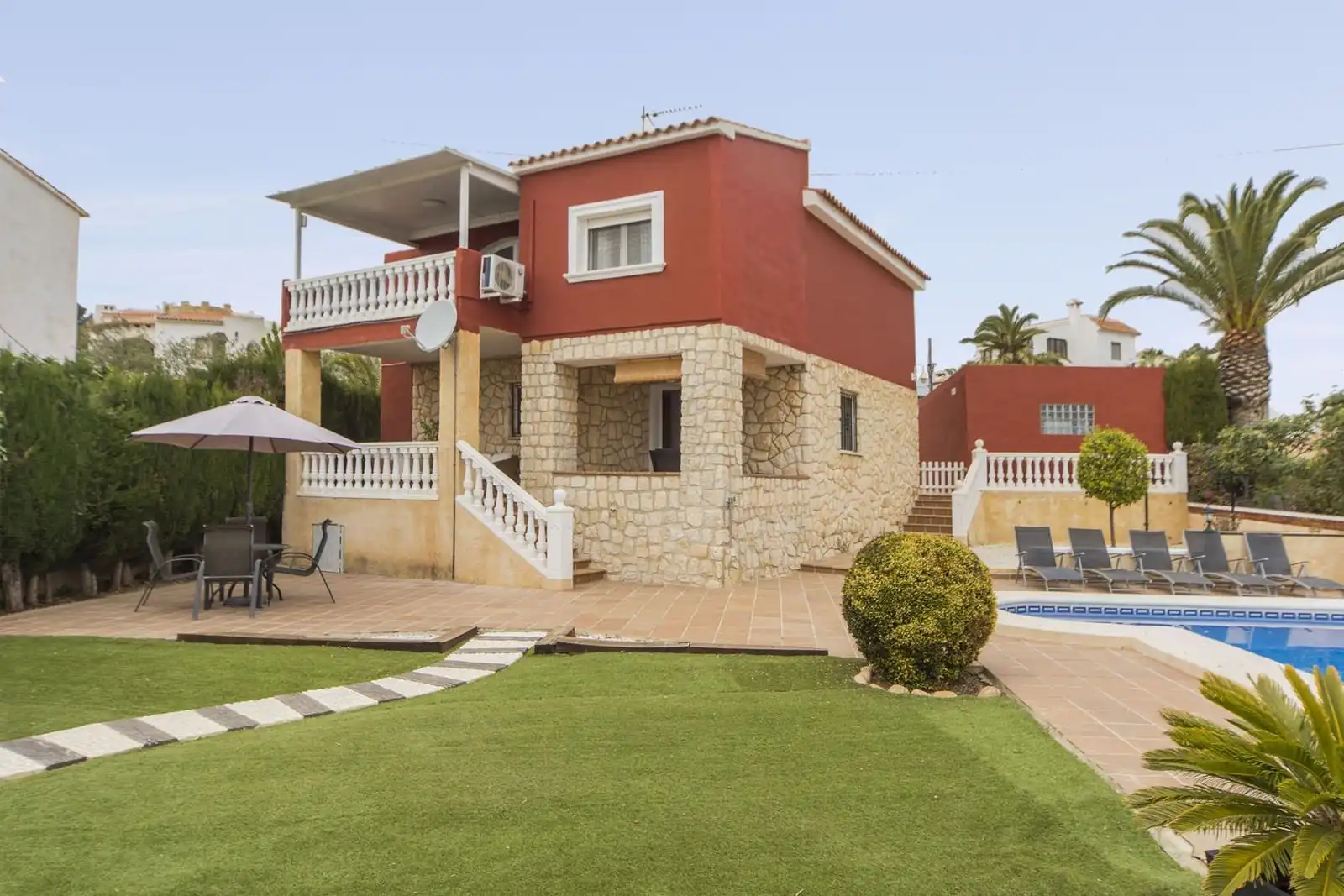 Garden of Houses for sale in Calpe / Calp  with Air Conditioner, Heating and Private garden