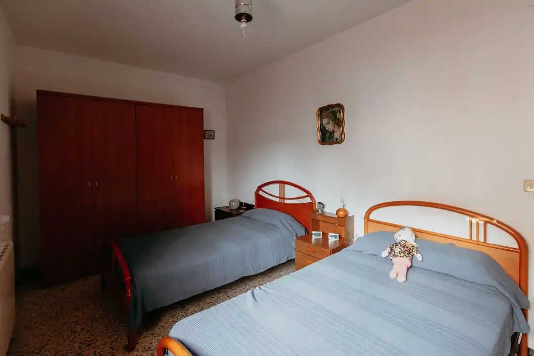 Dormitori de Casa o xalet en venda en Almuniente amb Calefacció, Terrassa i Moblat