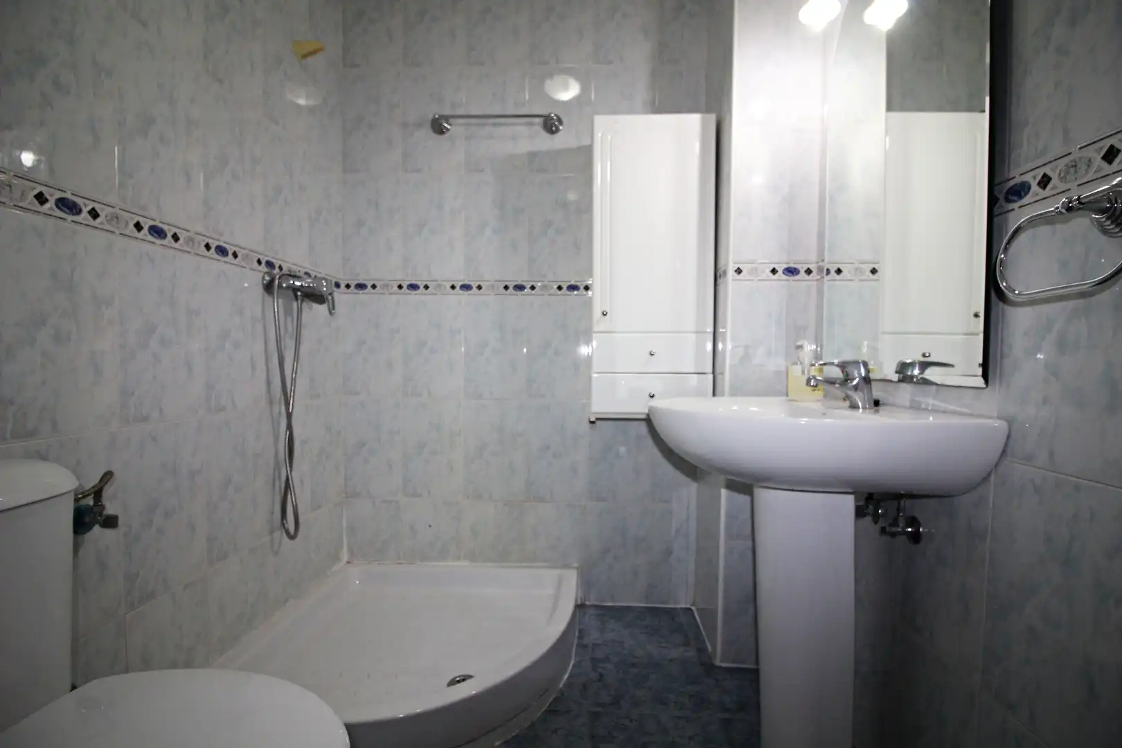 Badezimmer von Wohnung zum Verkauf in Huelva mit Möbliert und Balkon