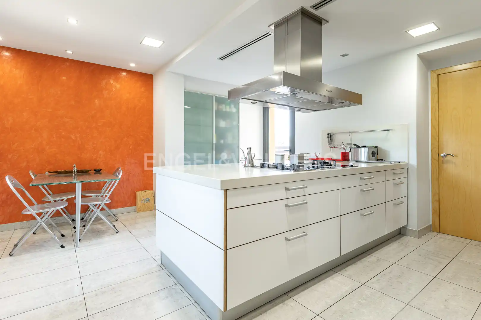 Cocina de Casa o chalet en venta en Canovelles con Aire acondicionado, Calefacción y Jardín privado