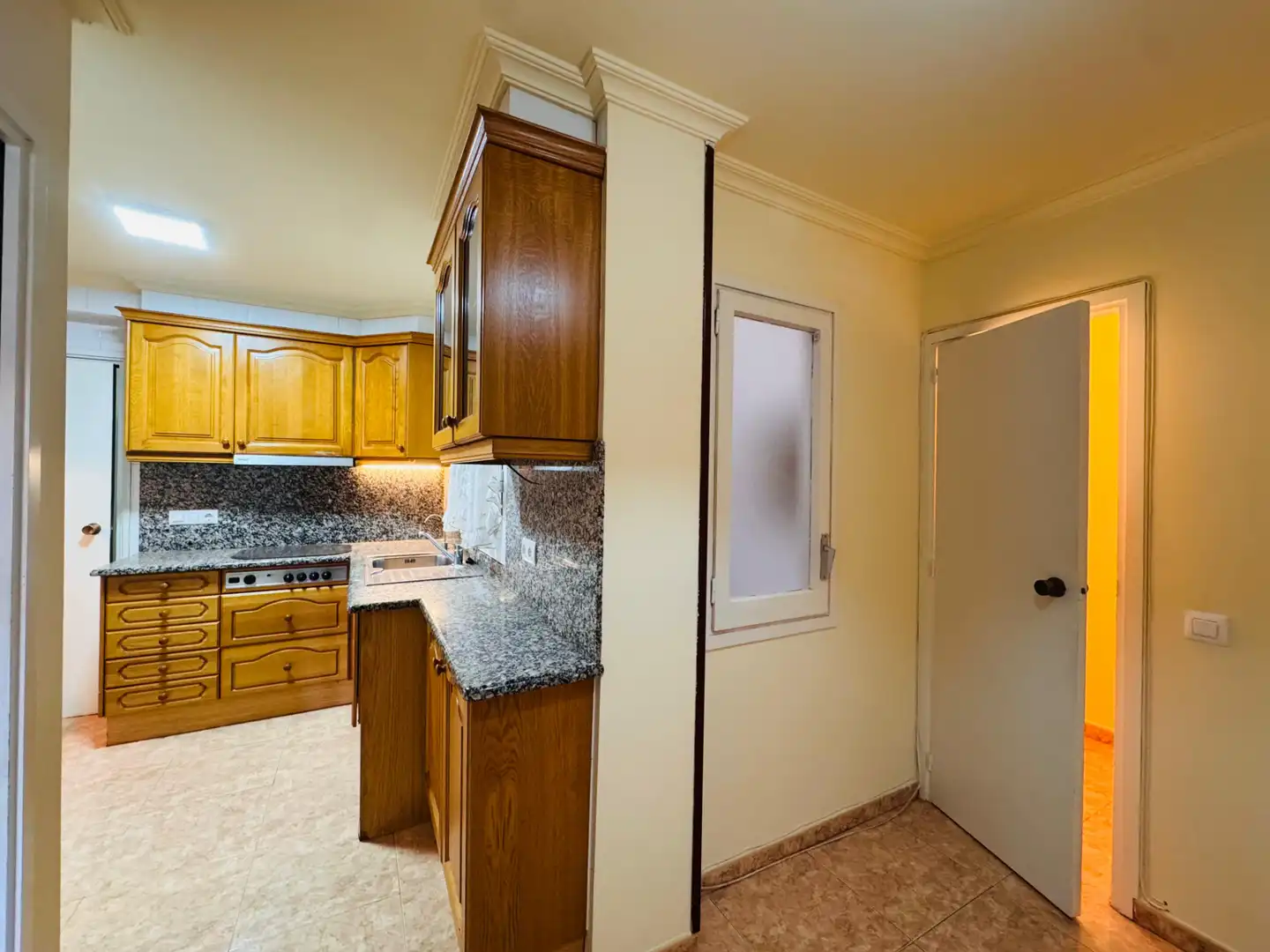 Kitchen of Flat for sale in Girona  with Air Conditioner, Heating and Terrace