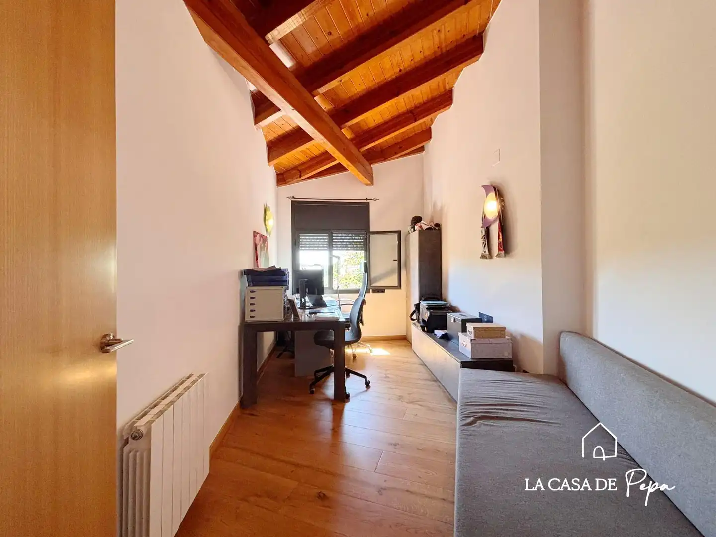 Haus oder Chalet zum Verkauf in Begues mit Heizung und Schwimmbad