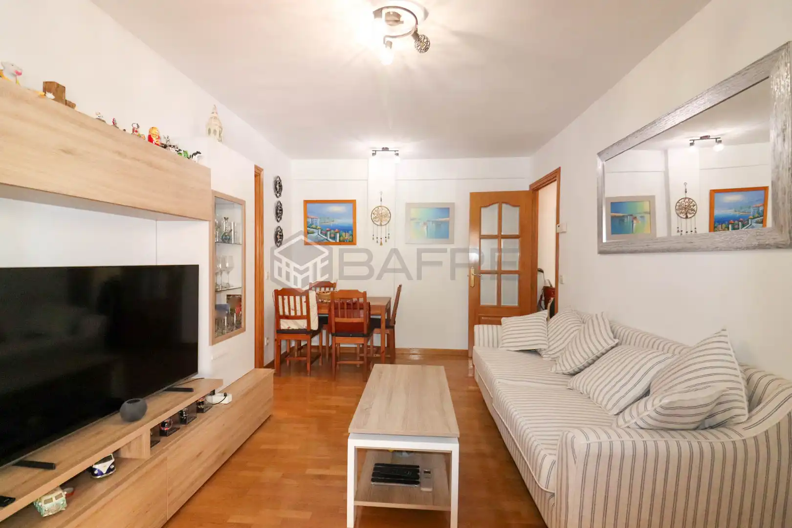 Sala d'estar de Pis en venda en Madrid amb Aire condicionat, Calefacció i Parquet