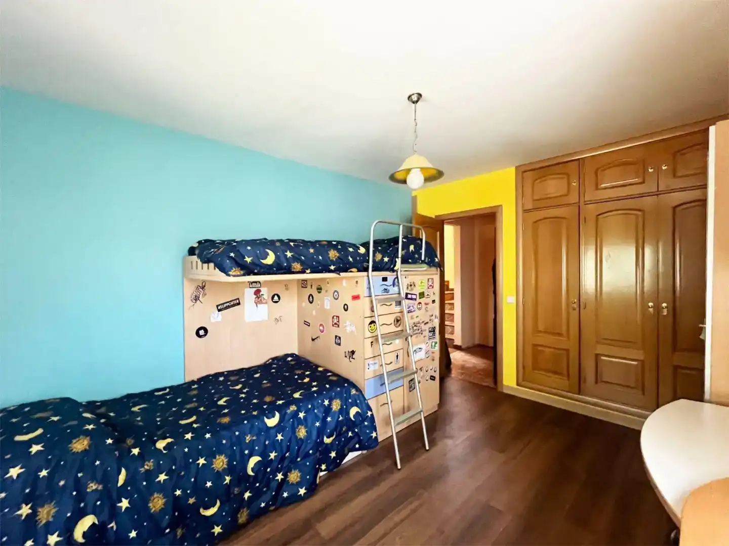 Dormitori de Casa o xalet en venda en Villanueva del Pardillo amb Aire condicionat, Jardí privat i Parquet