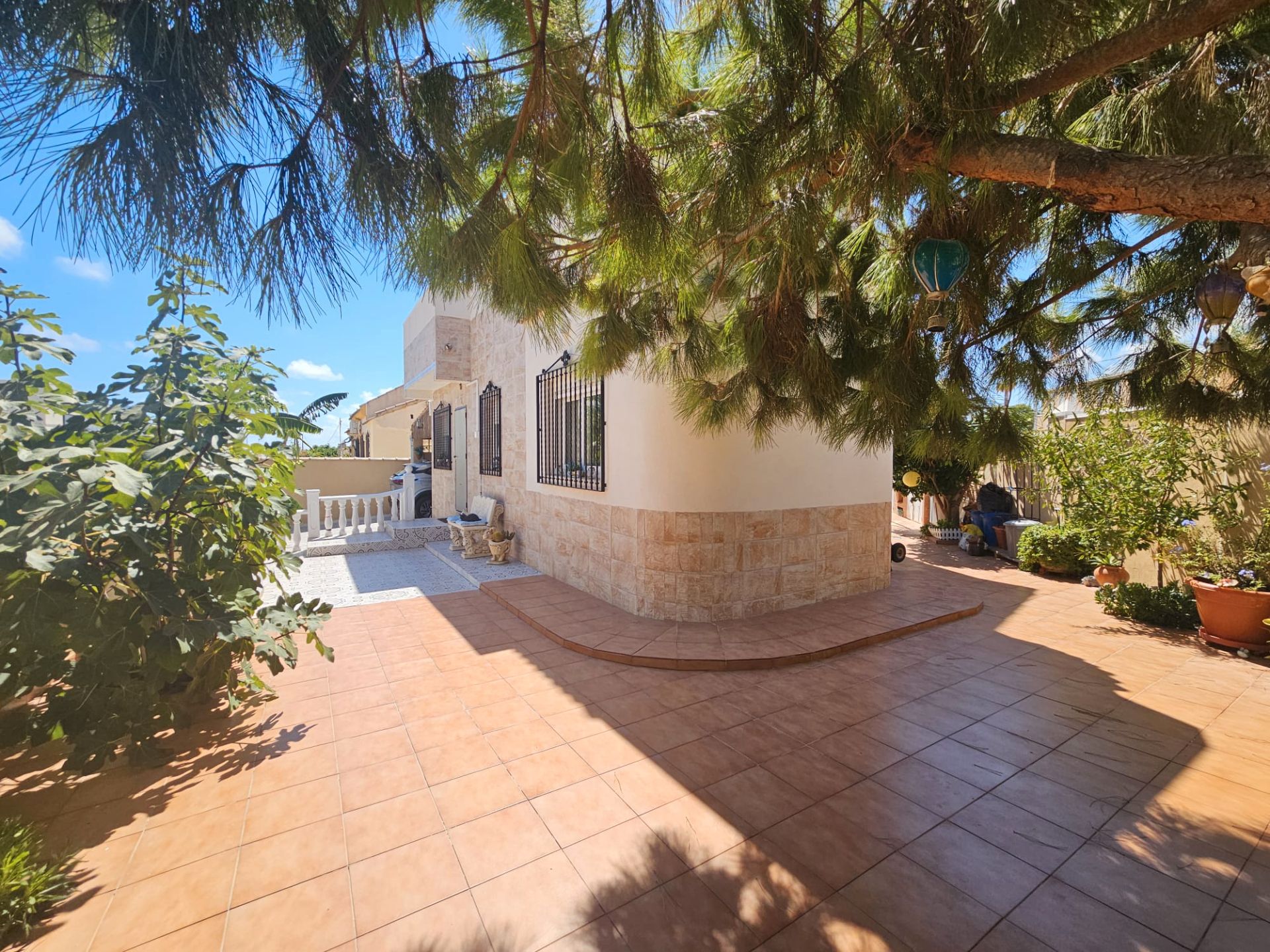 Exterior view of House or chalet for sale in Torrevieja  with Air Conditioner, Private garden and Terrace