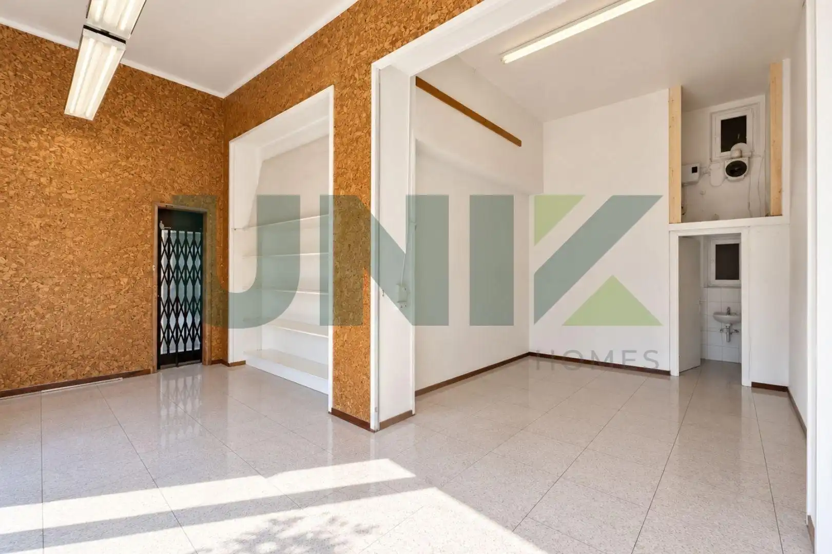 Local comercial en venta en Avenida MERIDIANA