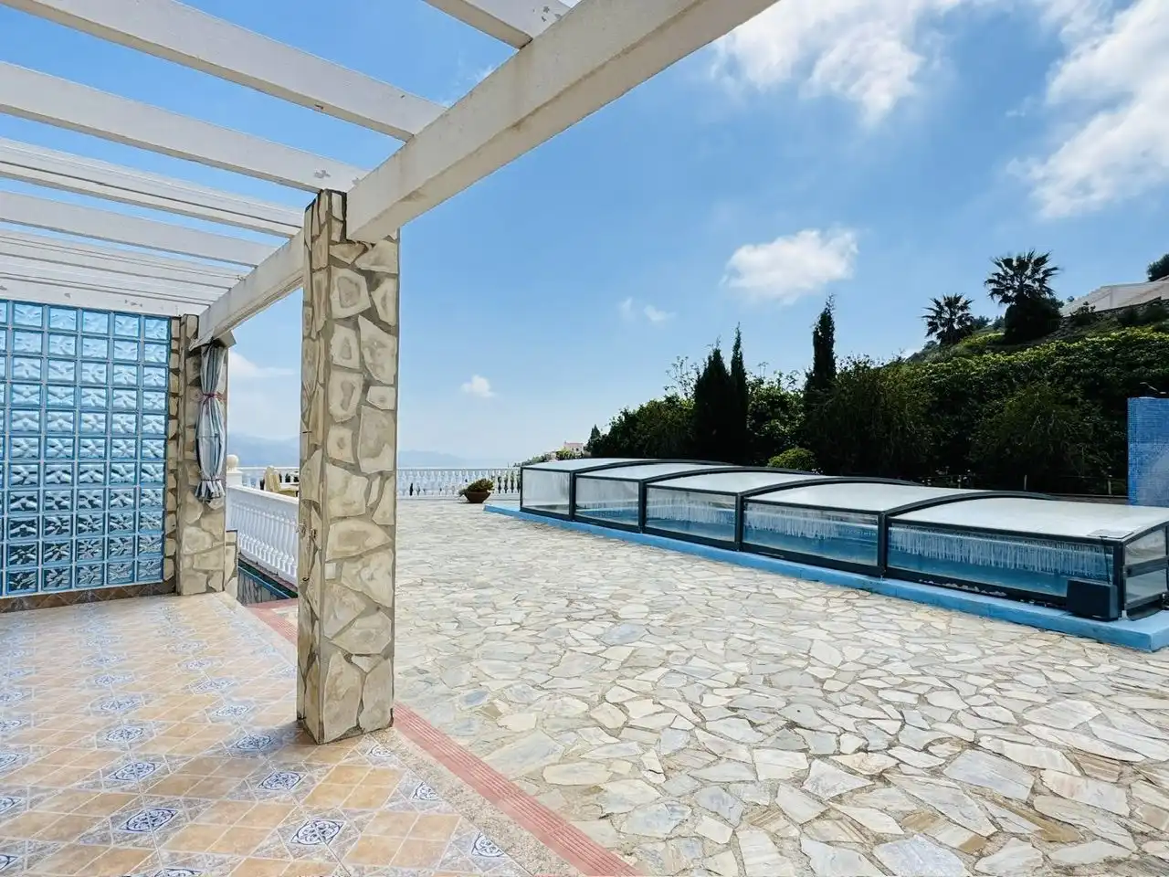 Piscina de Casa o xalet en venda en Cómpeta amb Aire condicionat, Jardí privat i Piscina