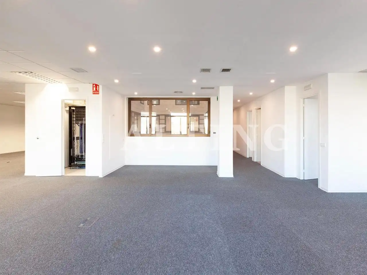 Office space with lift to rent in Catalunya, imagen 24