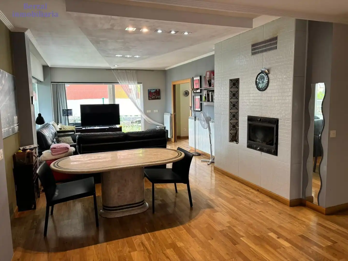 Sala d'estar de Casa o xalet en venda en Alesanco amb Calefacció i Traster