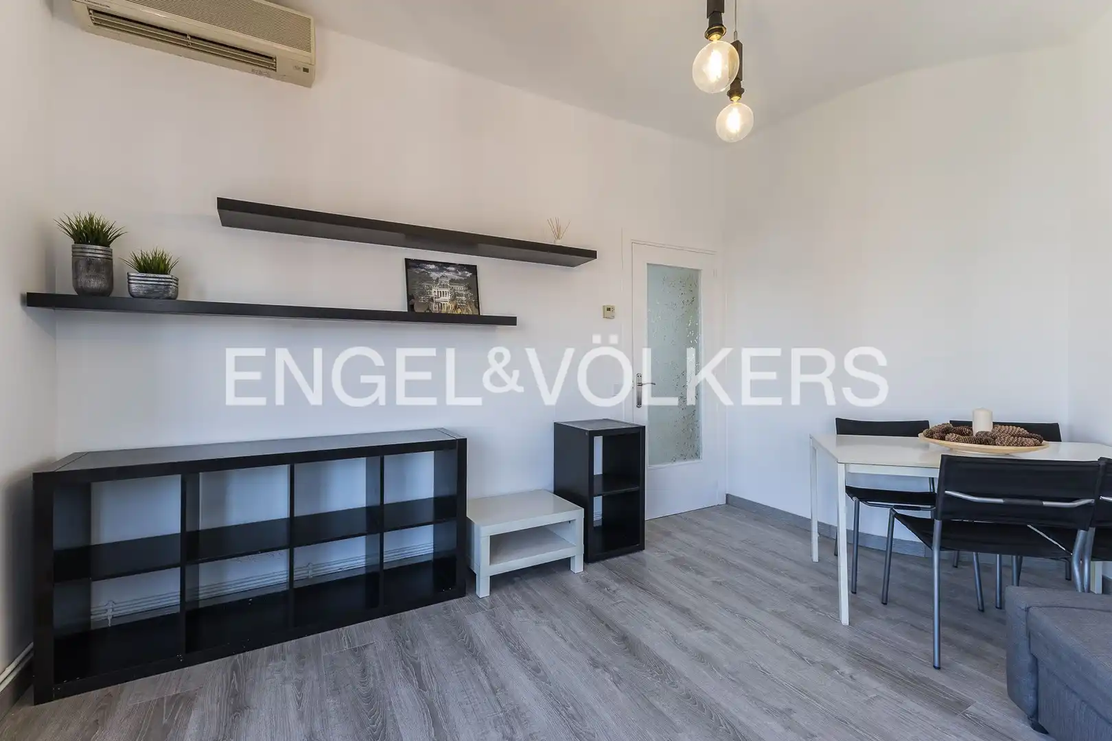 Wohnzimmer von Wohnung zum Verkauf in Barcelona mit Klimaanlage, Heizung und Parkett