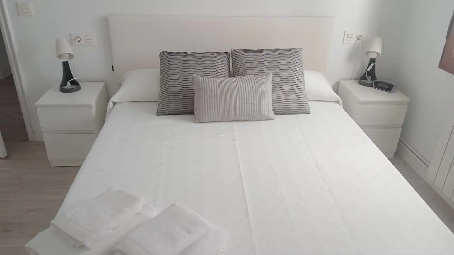 Schlafzimmer von Wohnung zur Miete in Gijón  mit Heizung
