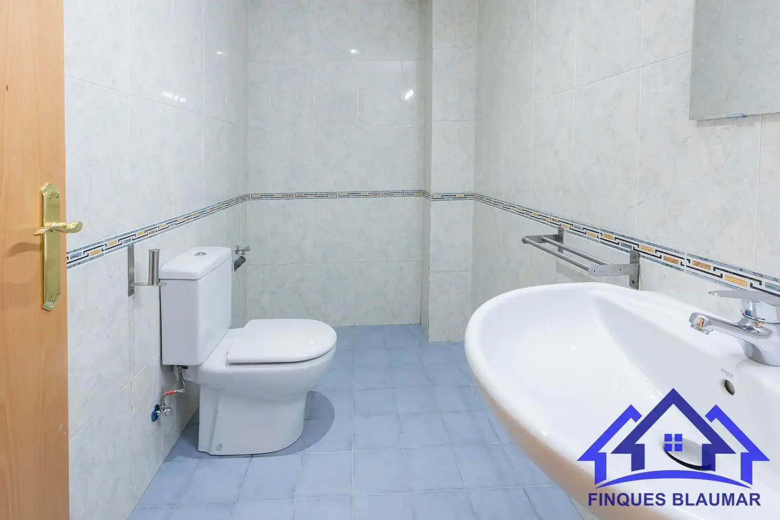 Badezimmer von Wohnung zum Verkauf in Arenys de Mar mit Heizung und Terrasse