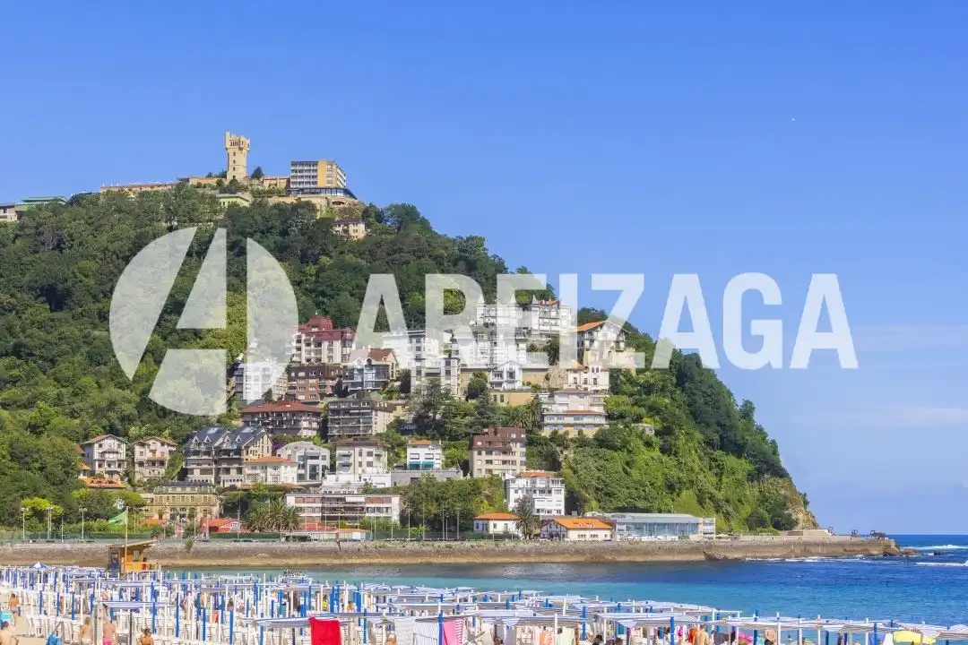 Vista exterior de Casa o xalet en venda en Donostia - San Sebastián  amb Calefacció, Jardí privat i Terrassa