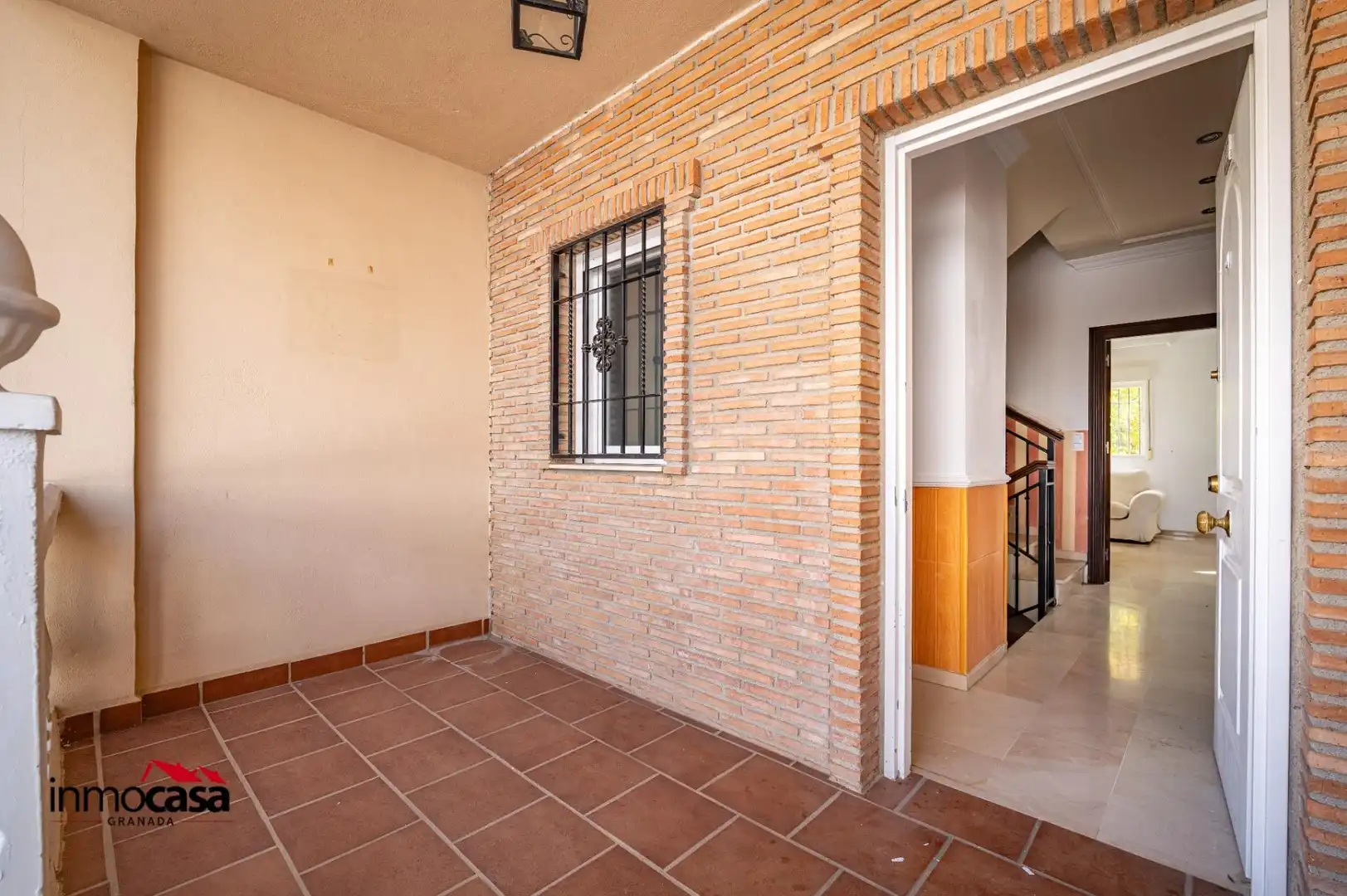 Casa adosada en venta en Ogíjares con Calefacción, Amueblado y Balcón
