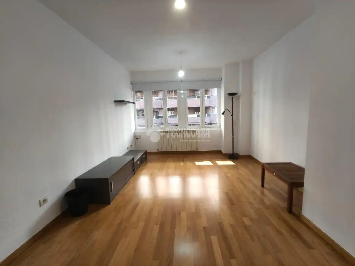 Sala d'estar de Pis de lloguer en Palencia amb Calefacció