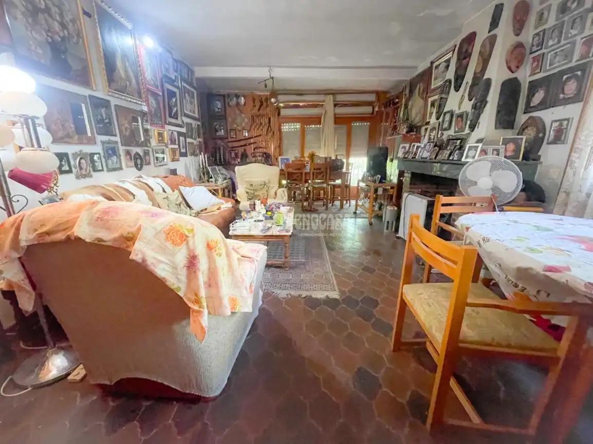 Sala d'estar de Casa o xalet en venda en Guadarrama amb Calefacció