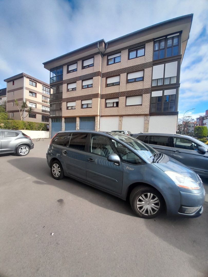 Parking de Piso en venta en Sopelana con Balcón