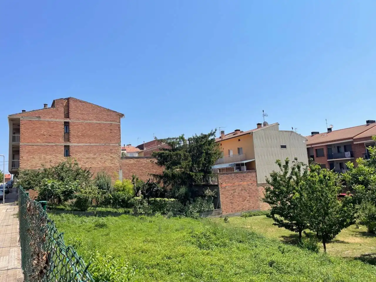 Außenansicht von Residential zum Verkauf in Avià