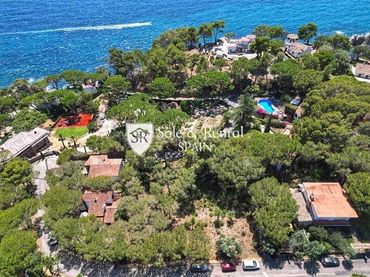Maison avec piscine à vendre à Montgoda