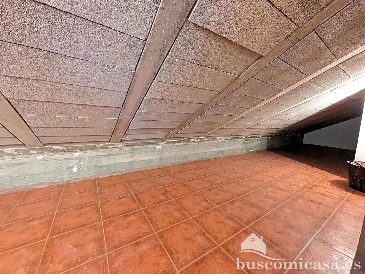 Maisonette zum Verkauf in Linares mit Klimaanlage, Heizung und Abstellraum
