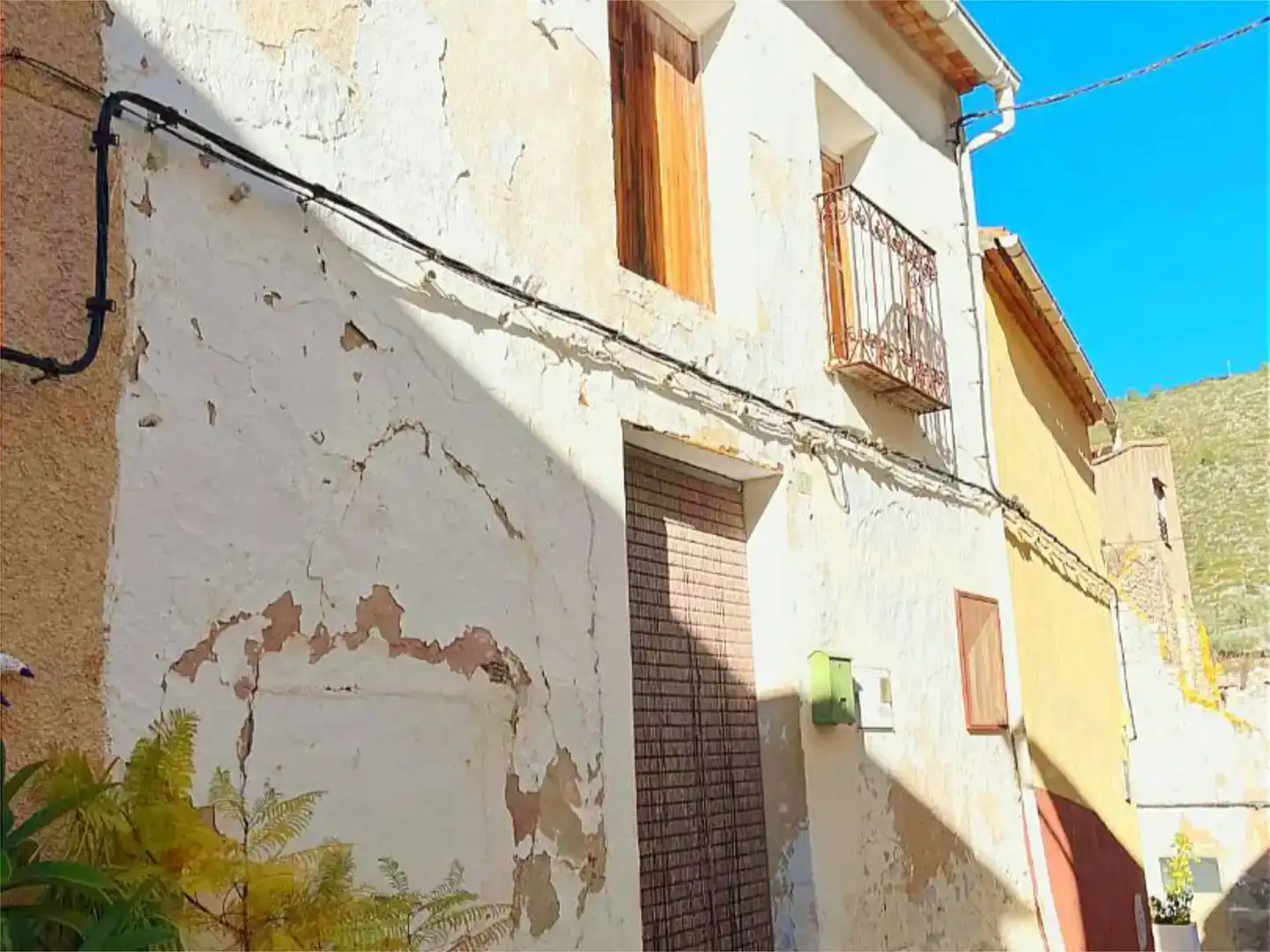 Vista exterior de Pis en venda en Castell de Castells amb Balcó