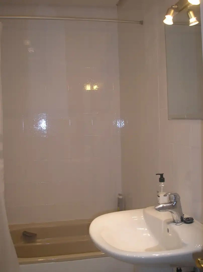 Bany de Apartament en venda en Manilva amb Aire condicionat, Terrassa i Moblat