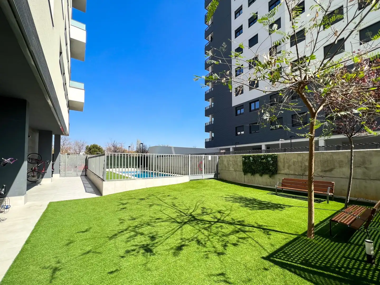 Piscina de Piso de alquiler en  Valencia Capital con Aire acondicionado, Terraza y Trastero