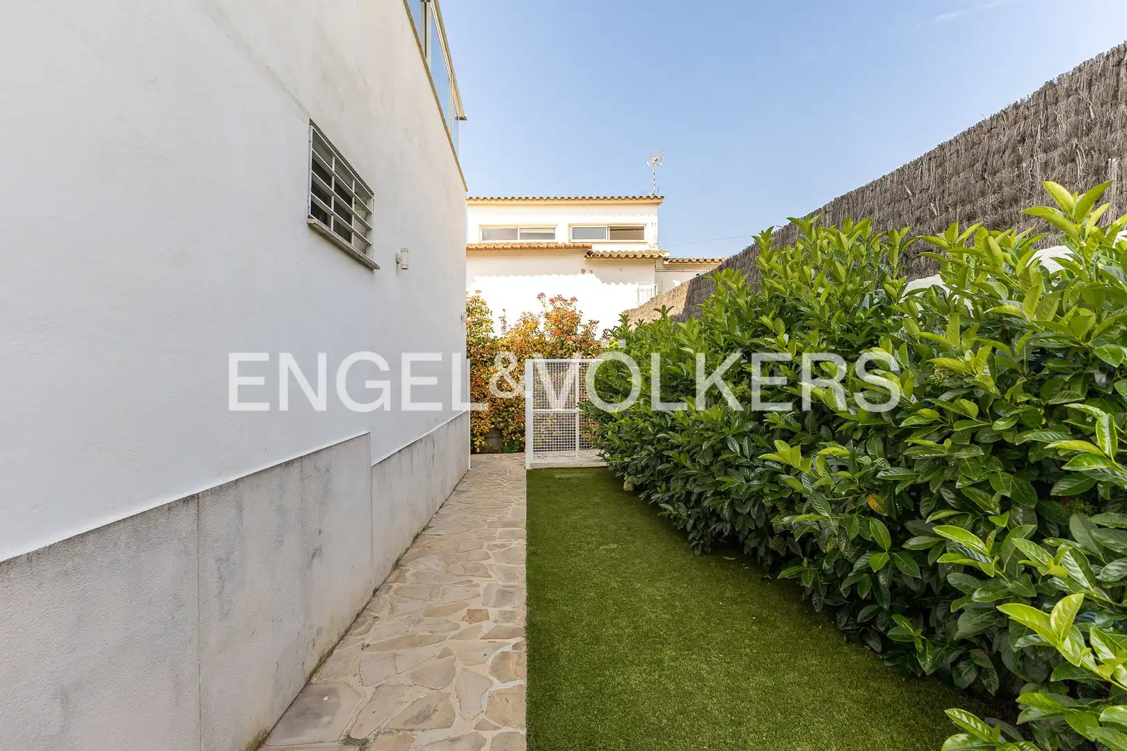 Terraza de Casa o chalet en venta en Vilanova i la Geltrú con Aire acondicionado, Calefacción y Jardín privado