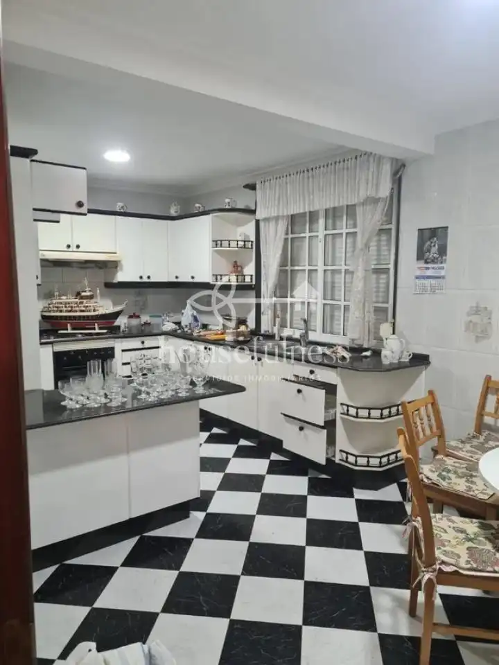 Kitchen of Duplexes for sale in Cariño  with Heating, Terrace and Furnished