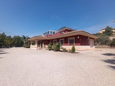 Casa amb piscina en venda a Totana