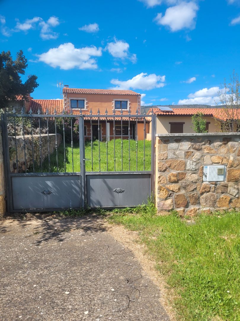Exterior view of Country house for sale in Garray  with Heating, Private garden and Parquet flooring