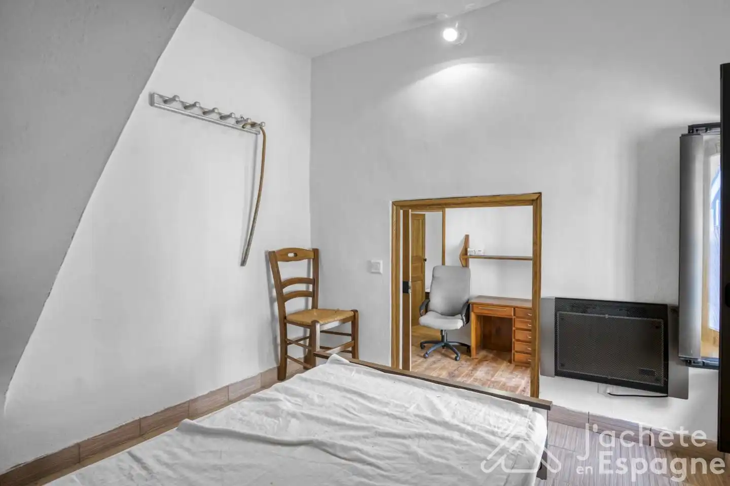 Dormitori de Casa o xalet en venda en Cortes de Pallás amb Aire condicionat, Parquet i Moblat