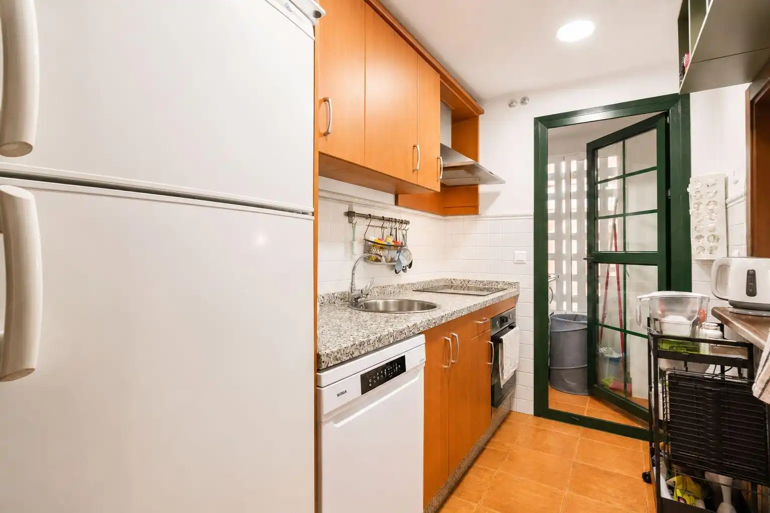 Cuina de Apartament en venda en Ayamonte amb Aire condicionat, Calefacció i Jardí privat