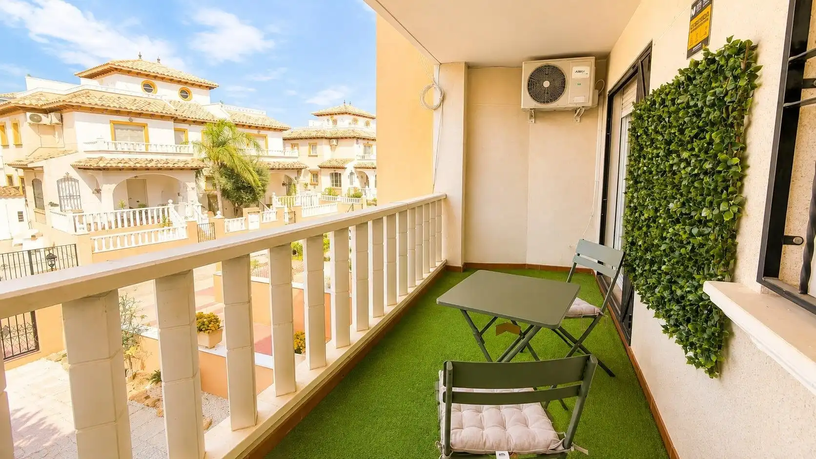 Terrassa de Apartament en venda en Orihuela amb Aire condicionat, Jardí privat i Piscina
